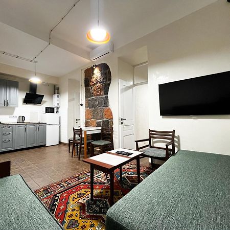 Apartments Pushkin Street เยเรวาน ภายนอก รูปภาพ