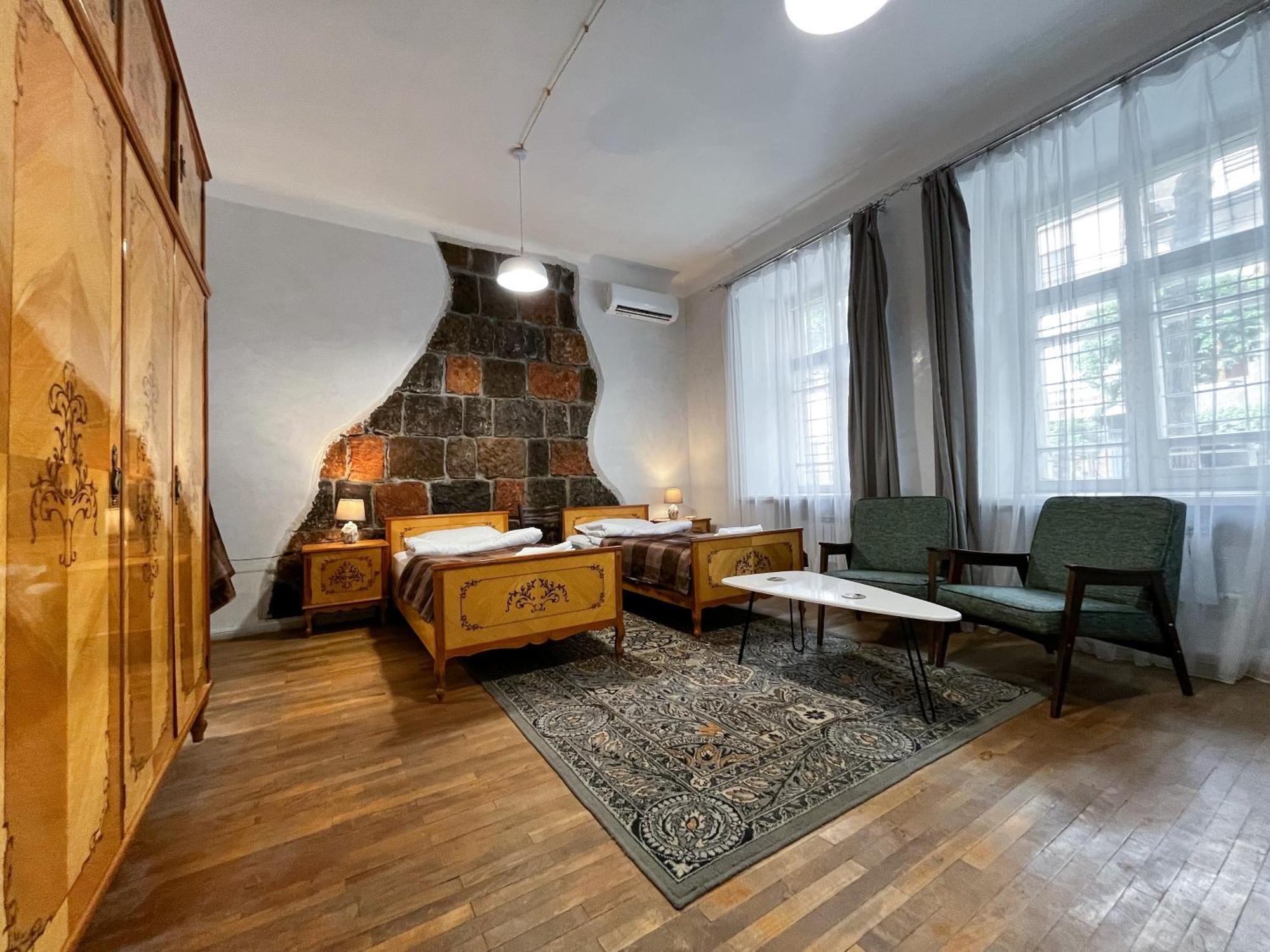 Apartments Pushkin Street เยเรวาน ภายนอก รูปภาพ