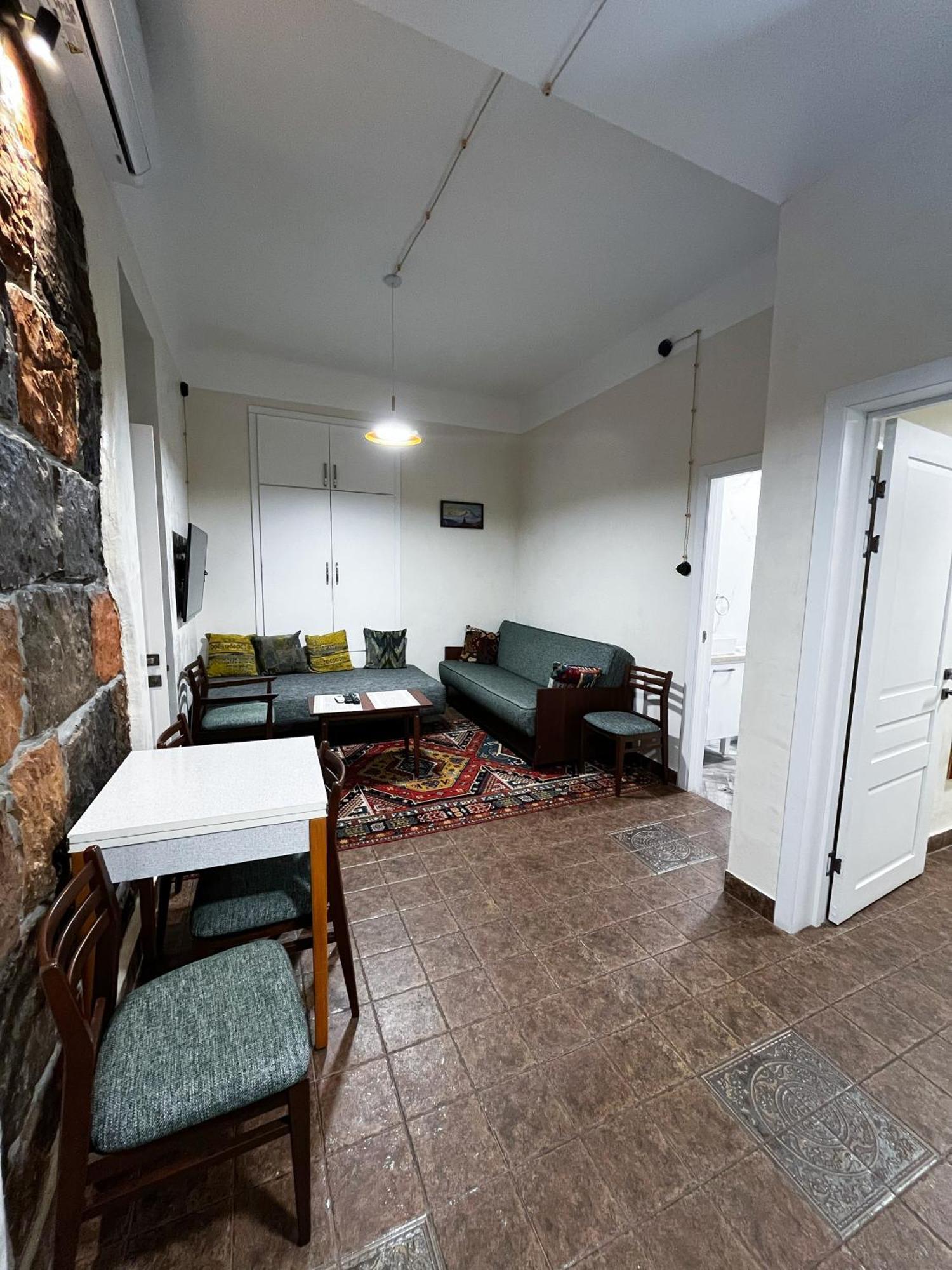 Apartments Pushkin Street เยเรวาน ภายนอก รูปภาพ